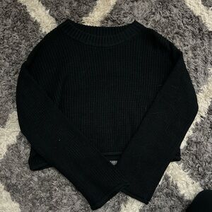 Wild Fable- Black Cropped Long Sleeve Sweater